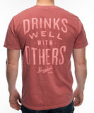 LEINIE DRINKS WELL RED TEE